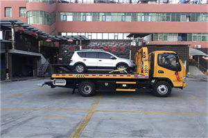 新洲区汽车紧急补胎换胎救援